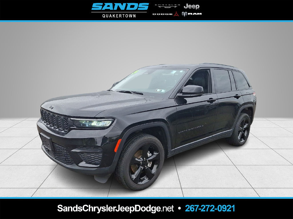 Used 2024 Jeep Grand Cherokee Altitude AWD/4WD image 1