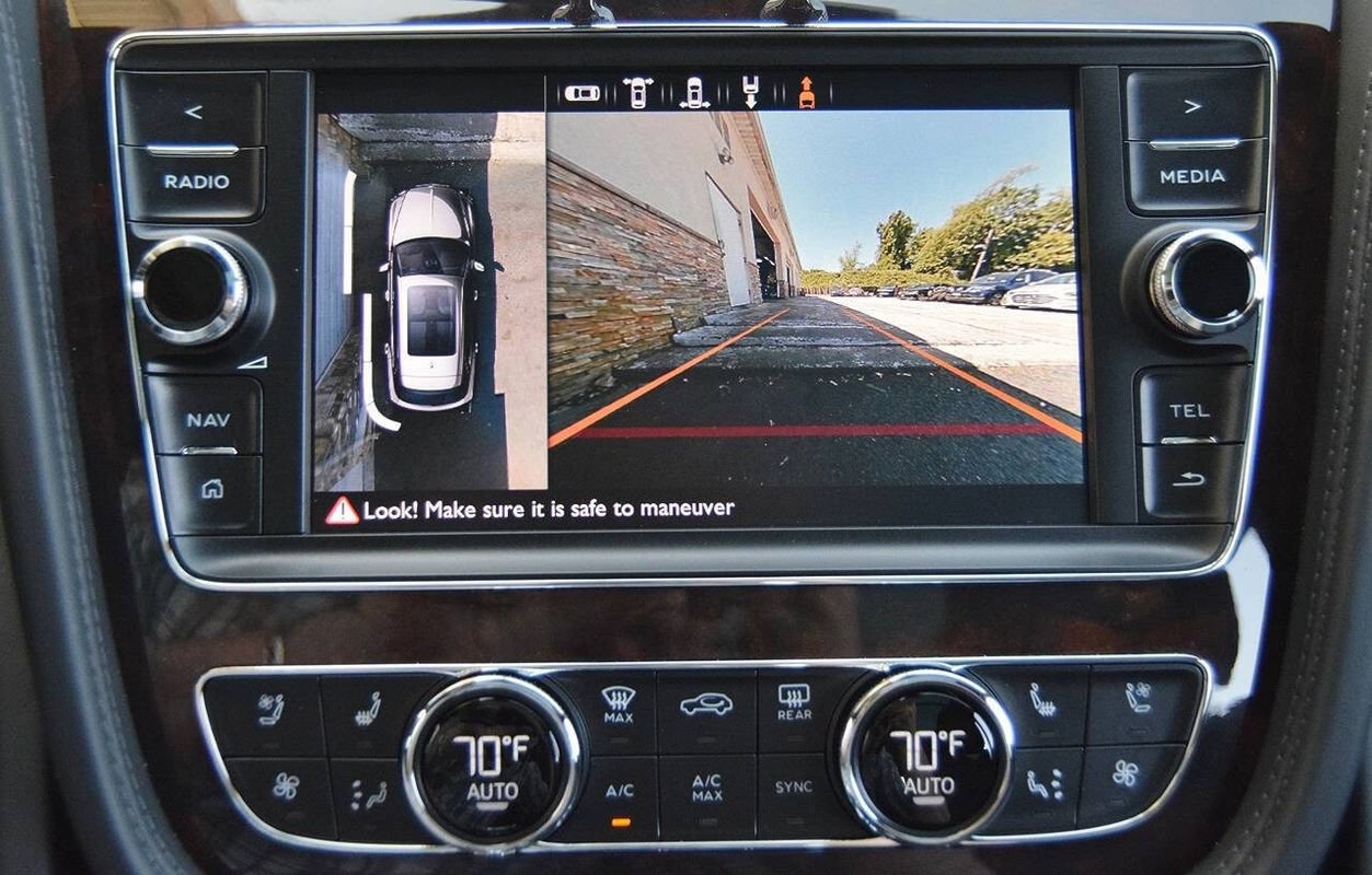 Used 2019 Bentley Bentayga image 32