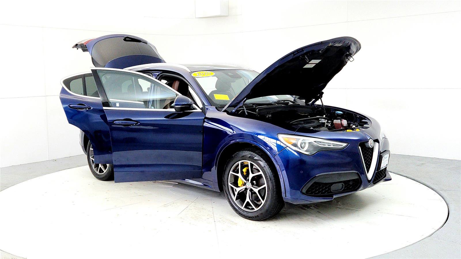 Used 2020 Alfa Romeo Stelvio Ti w/ Active Blind Spot Package AWD/4WD image 12