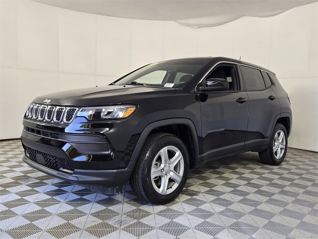 Used 2024 Jeep Compass Sport image 4