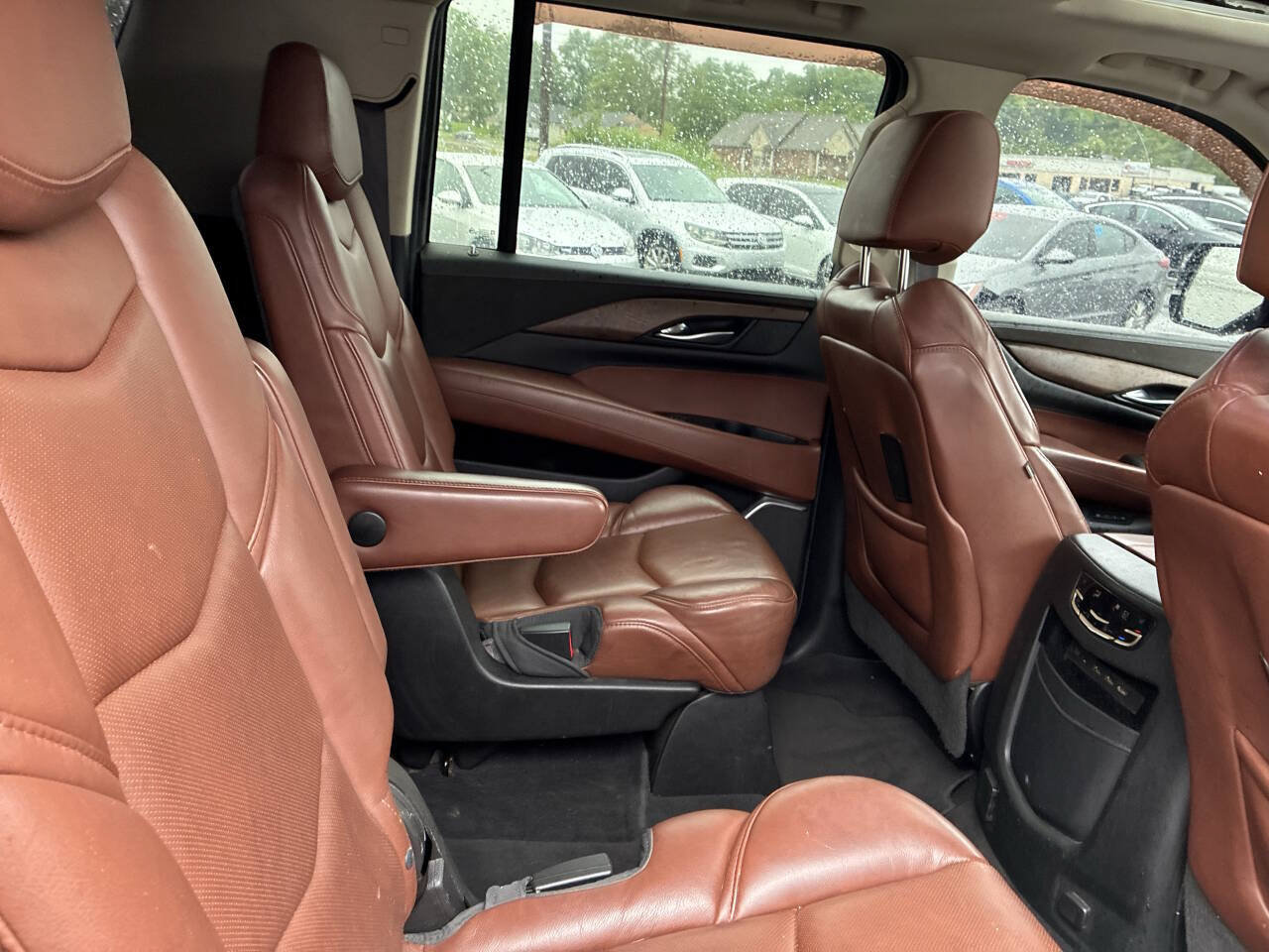 Used 2017 Cadillac Escalade ESV Luxury AWD/4WD image 18