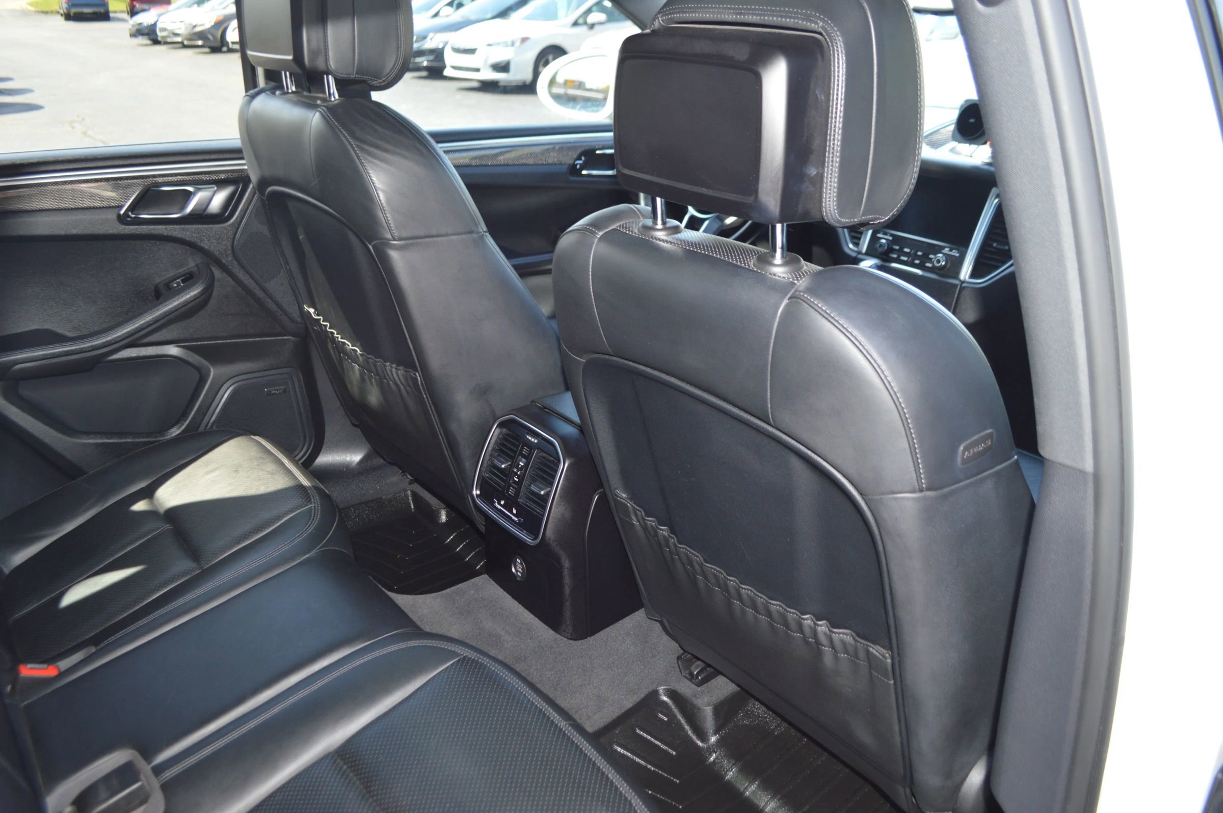 Used 2017 Porsche Macan S image 26
