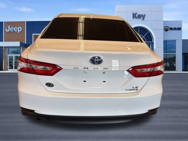 Used 2020 Toyota Camry LE w/ Sunroof Package FWD image 5