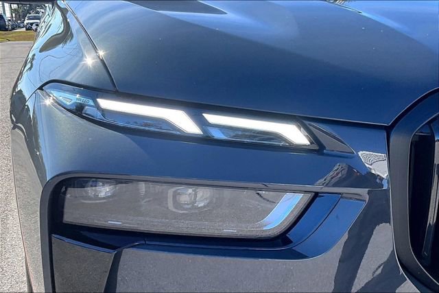 Used 2026 BMW X7 xDrive40i w/ Executive Package image 33