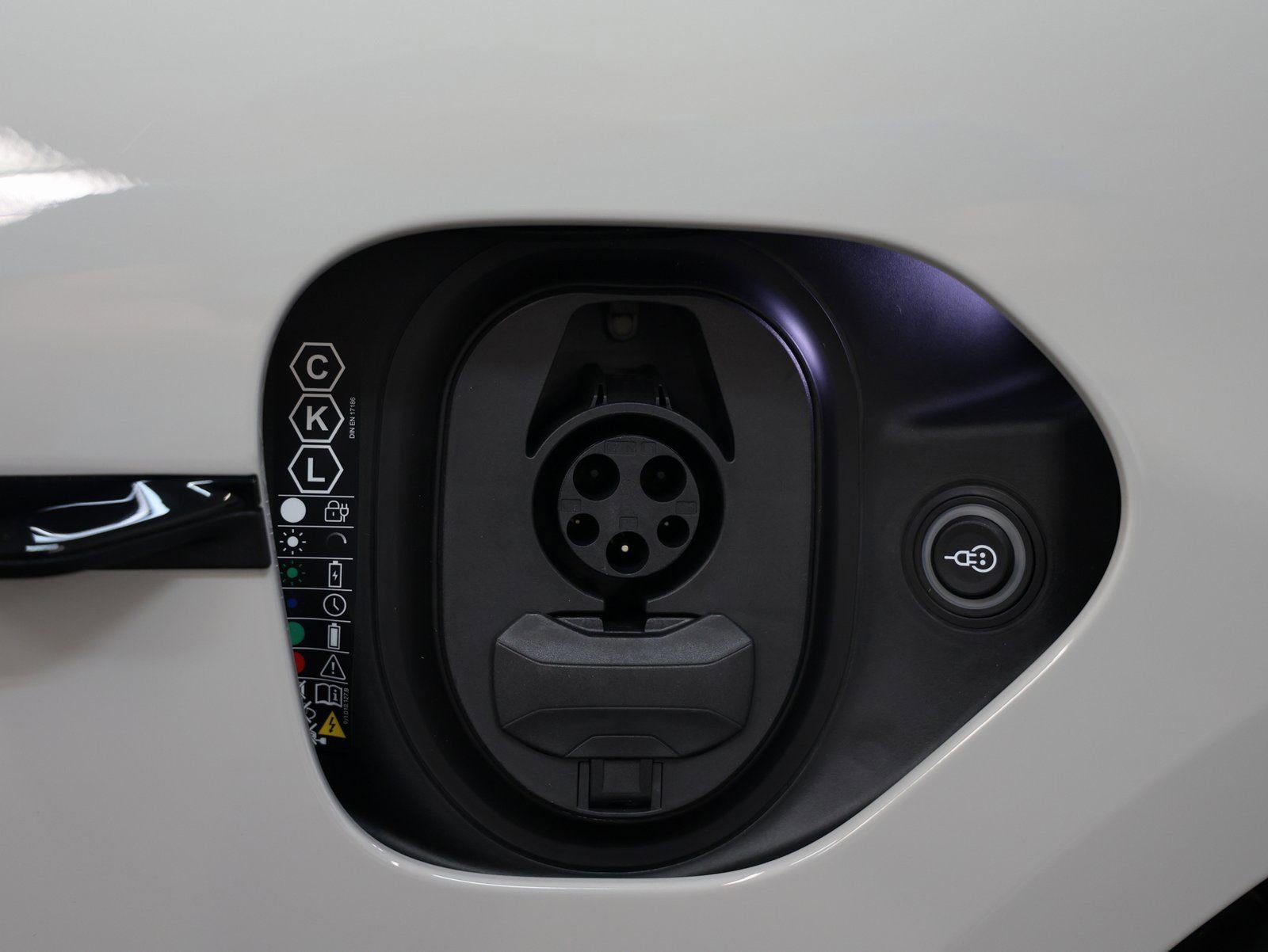 New 2026 Porsche Taycan GTS image 16