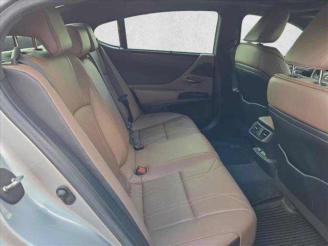Used 2023 Lexus ES 350 Ultra Luxury w/ Accessory Package (Z2) FWD image 7