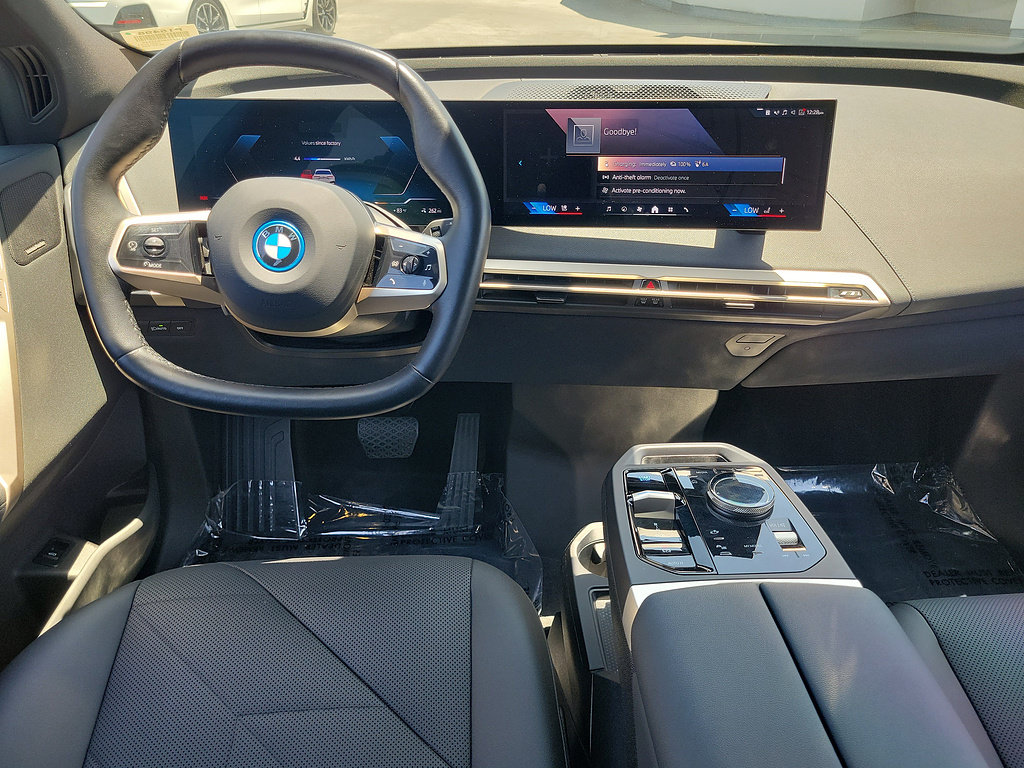 Used 2024 BMW iX xDrive50 w/ Sport Package AWD/4WD image 11