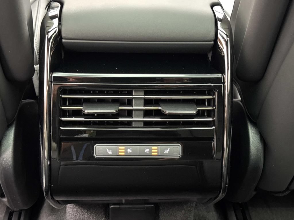 New 2026 Land Rover Range Rover Sport Dynamic SE AWD/4WD image 17