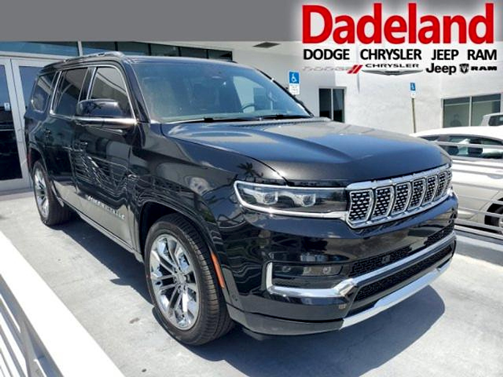New 2023 Jeep Grand Wagoneer Series II w/ Premium Group II AWD/4WD image 1