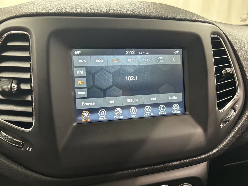 Used 2019 Jeep Compass Latitude w/ Popular Equipment Group AWD/4WD image 14