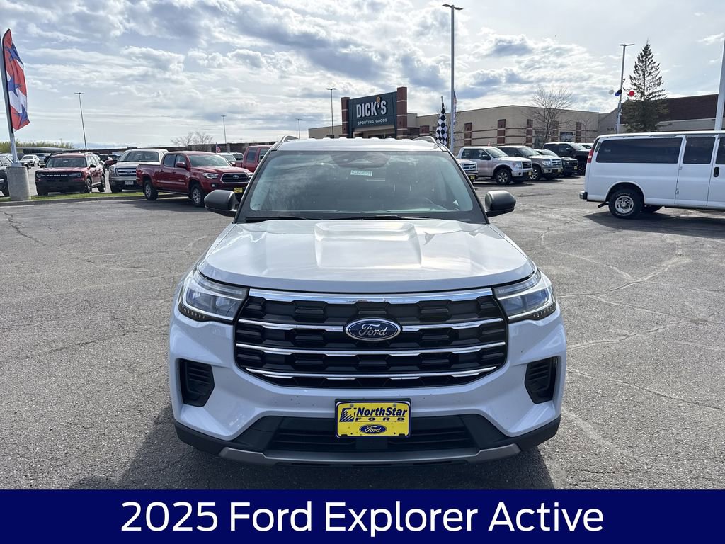Used 2025 Ford Explorer Active AWD/4WD image 4