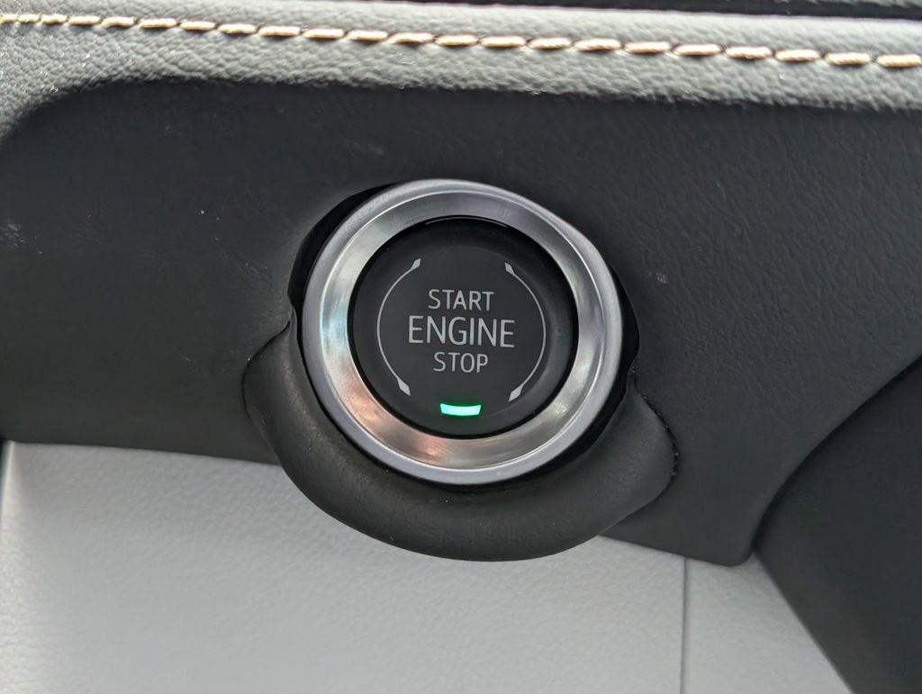 Used 2025 Chevrolet Tahoe Premier AWD/4WD image 35