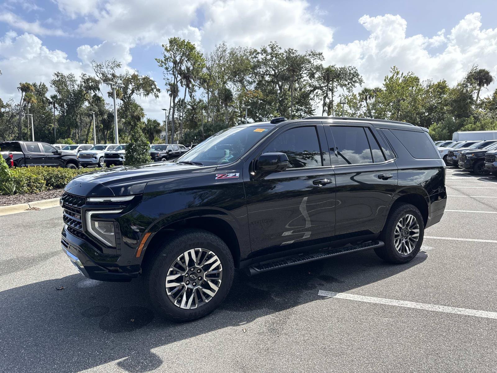 Used 2025 Chevrolet Tahoe Z71 w/ Comfort Package AWD/4WD image 7