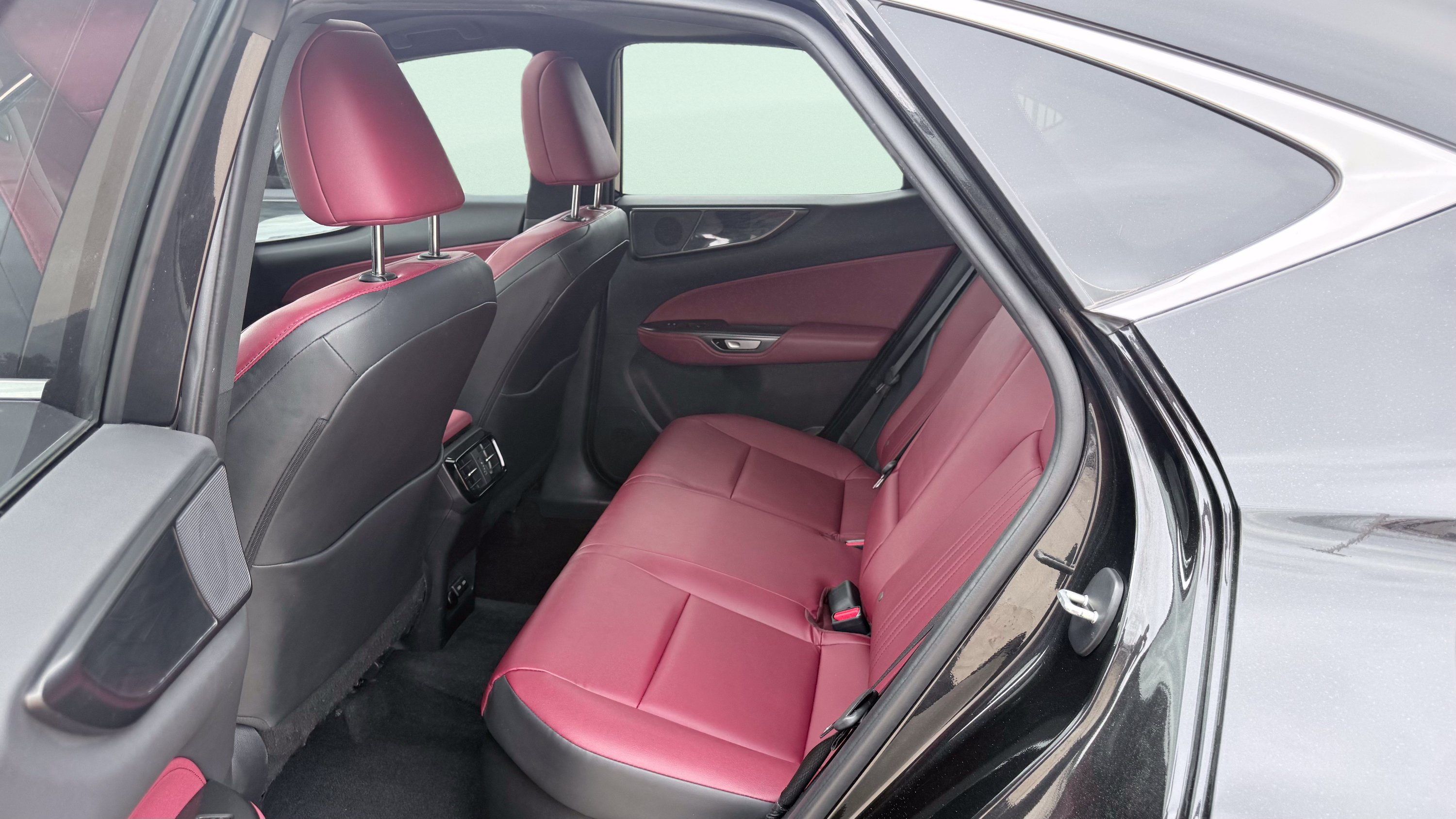 Used 2025 Lexus NX 350h AWD w/ Cold Area Package image 28