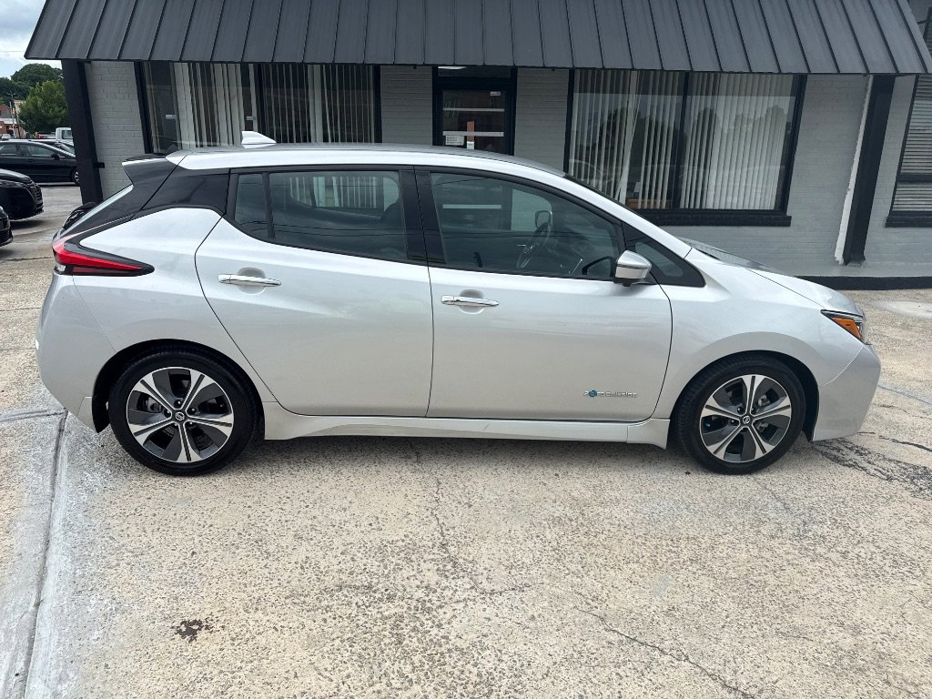 Used 2018 Nissan Leaf SL w/ SL Technology Package FWD image 8