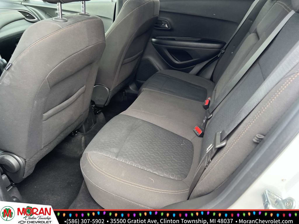 Certified 2022 Chevrolet Trax LS w/ Tint and Cruise Package image 13