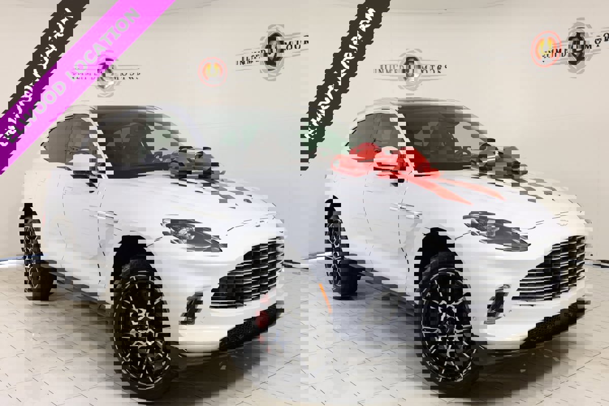 Used 2021 Aston Martin DBX image 1