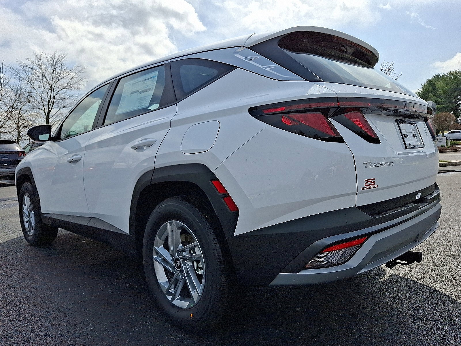 Certified 2025 Hyundai Tucson SE image 3