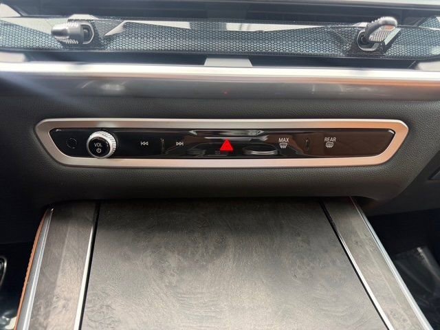 Used 2025 BMW X5 xDrive40i w/ M Sport Package image 19