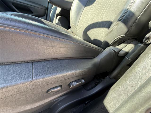 Certified 2022 Chevrolet Trax LT w/ LT Convenience Package image 15