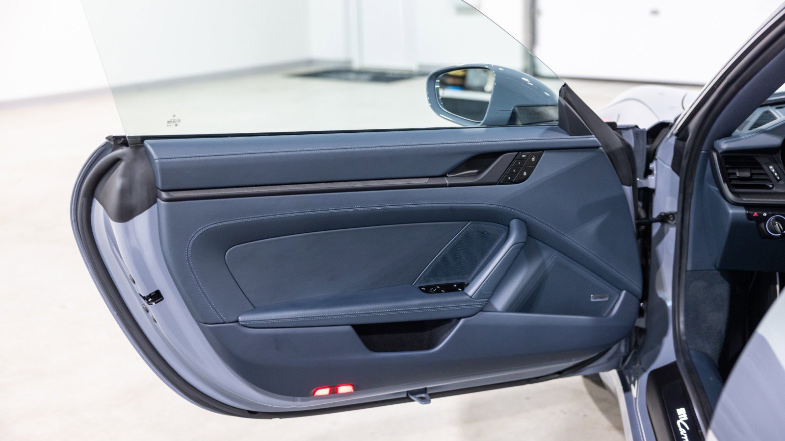 Used 2024 Porsche 911 Carrera GTS w/ Premium Package image 28