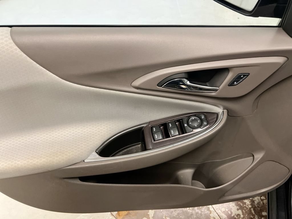 Used 2016 Chevrolet Malibu LT FWD image 20