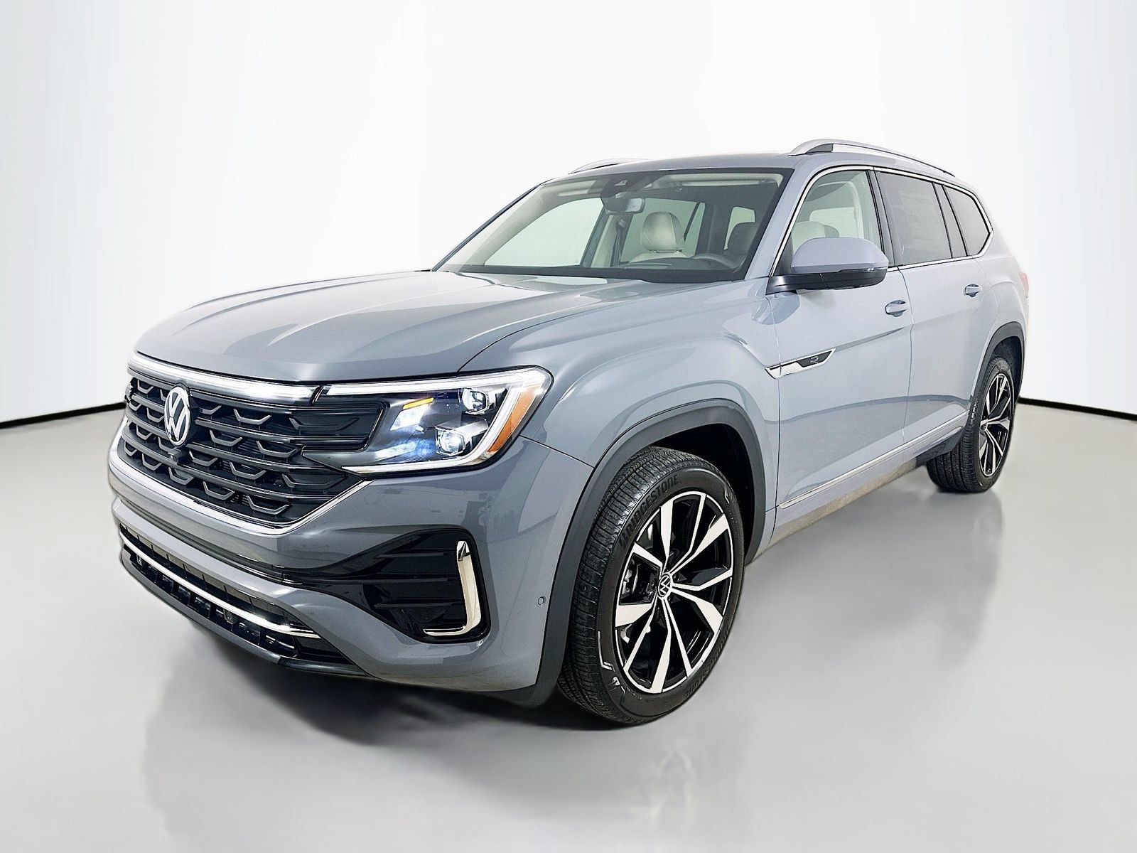 New 2026 Volkswagen Atlas SEL Premium R-Line
