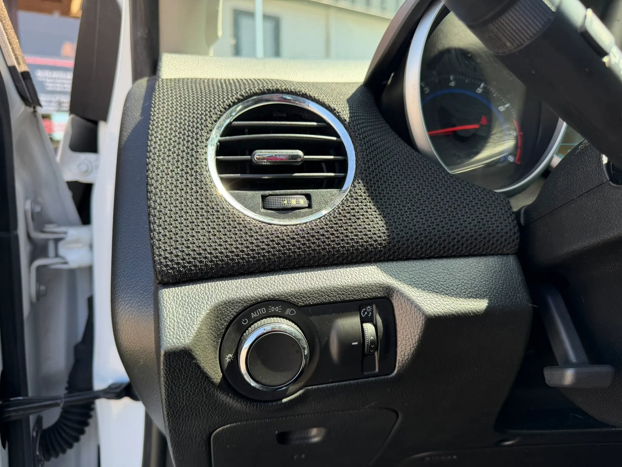 Used 2016 Chevrolet Cruze LT image 13