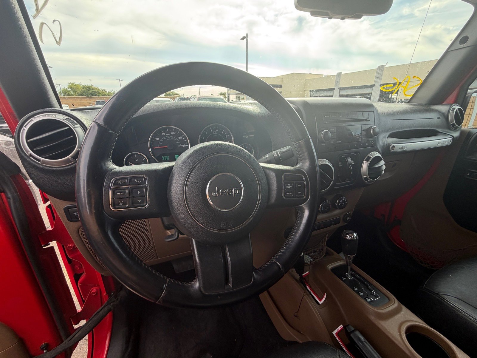 Used 2016 Jeep Wrangler Unlimited Rubicon w/ Connectivity Group image 10