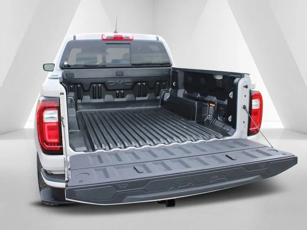 New 2026 GMC Canyon Elevation w/ Convenience Package image 33