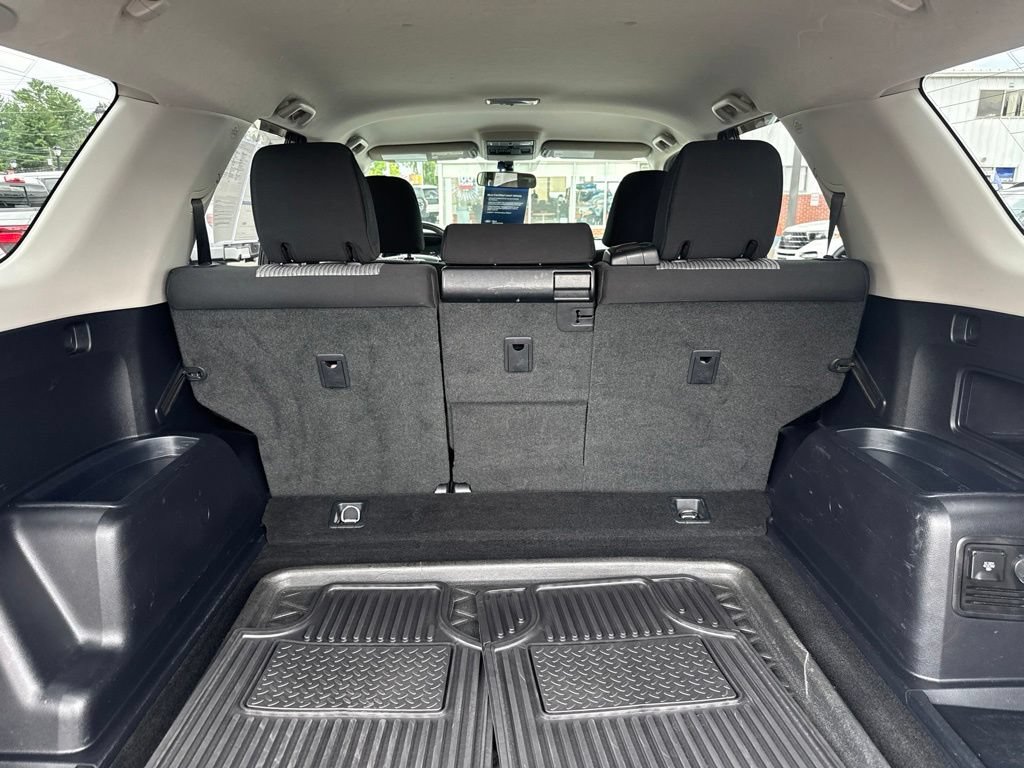 Used 2018 Toyota 4Runner SR5 AWD/4WD image 12