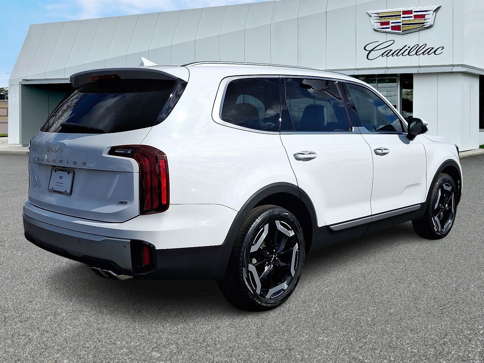 Used 2023 Kia Telluride S w/ S Sunroof Package AWD/4WD image 6