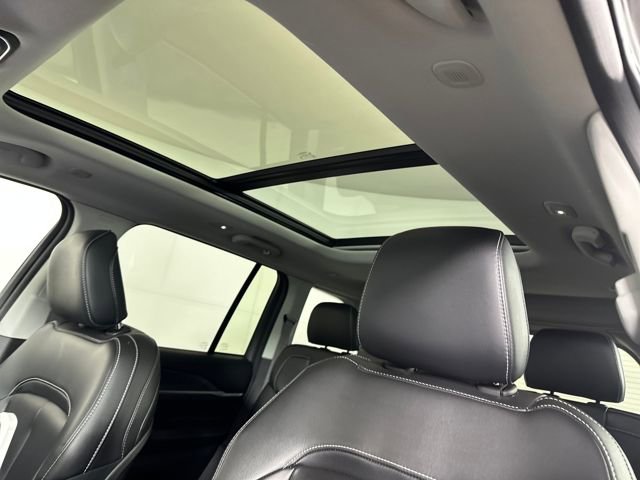 Used 2023 Jeep Grand Cherokee 4WD 4xe image 12