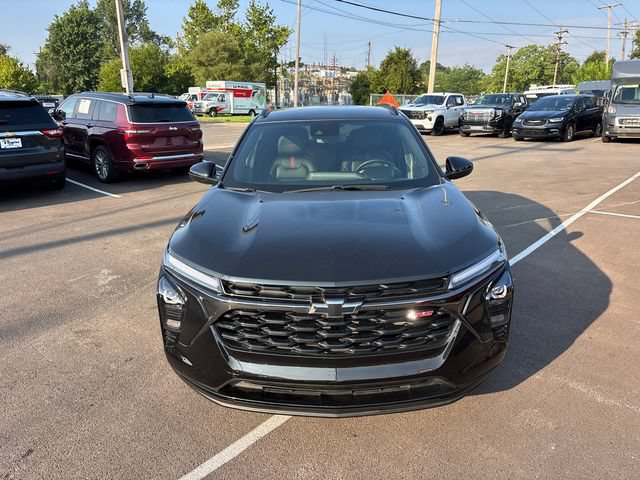 Used 2025 Chevrolet Trax RS w/ Driver Confidence Package FWD image 5