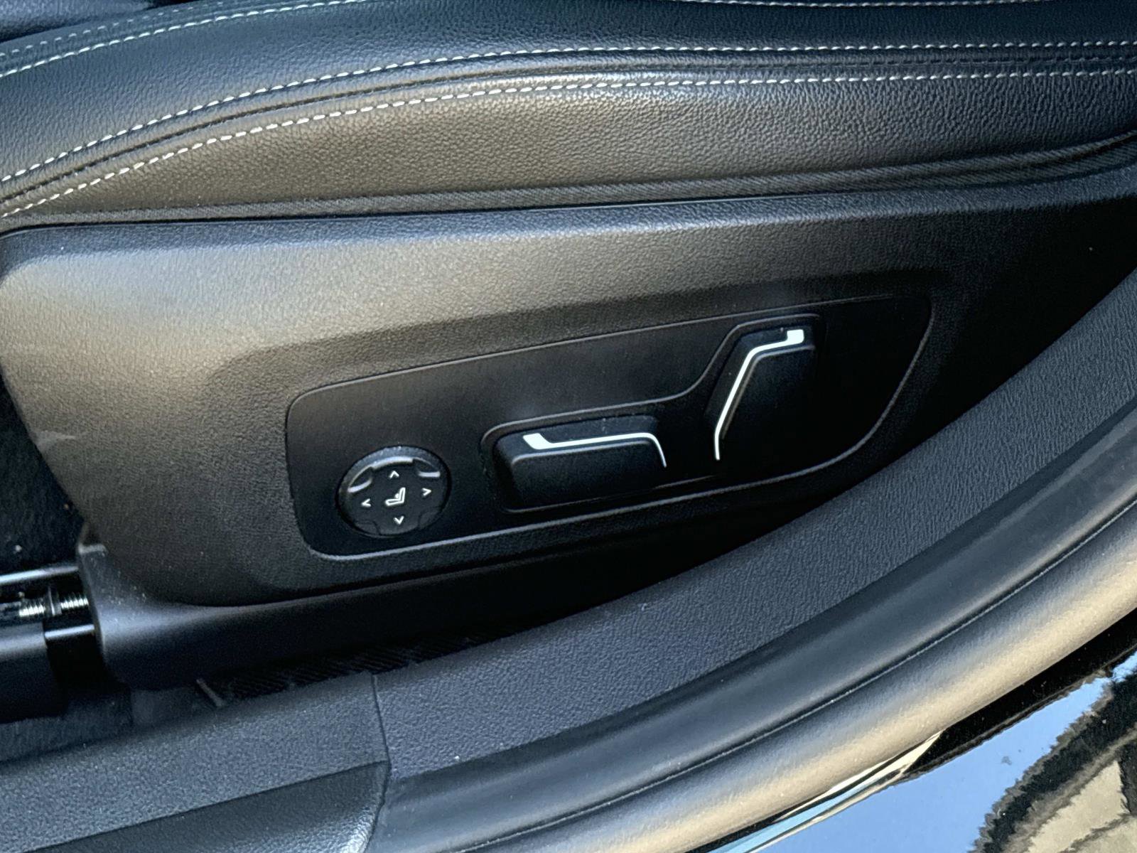 Used 2024 BMW 330i Sedan image 18