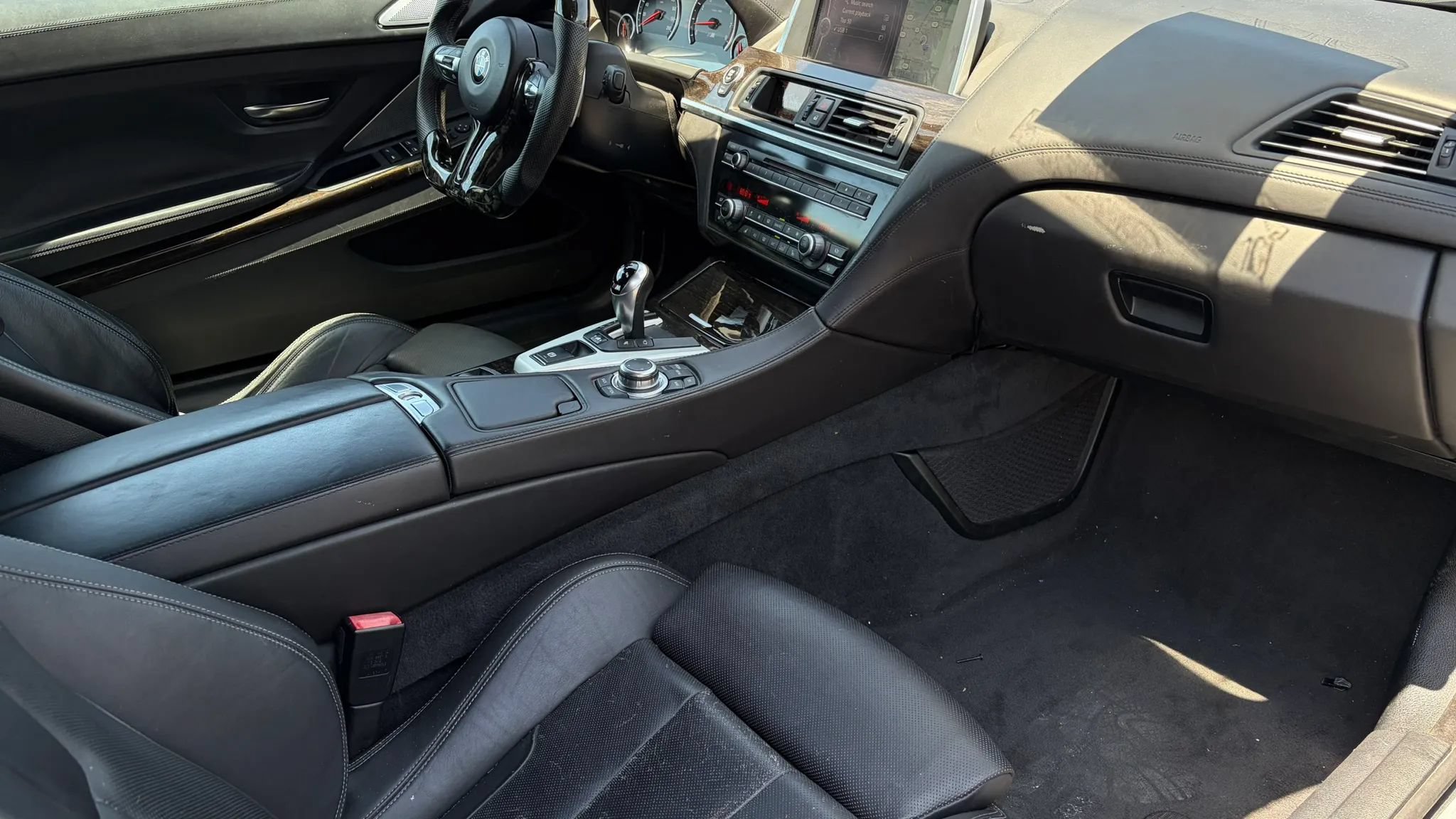 Used 2013 BMW M6 Convertible w/ Executive Pkg RWD image 12