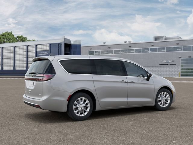 New 2026 Chrysler Pacifica Select AWD/4WD image 4