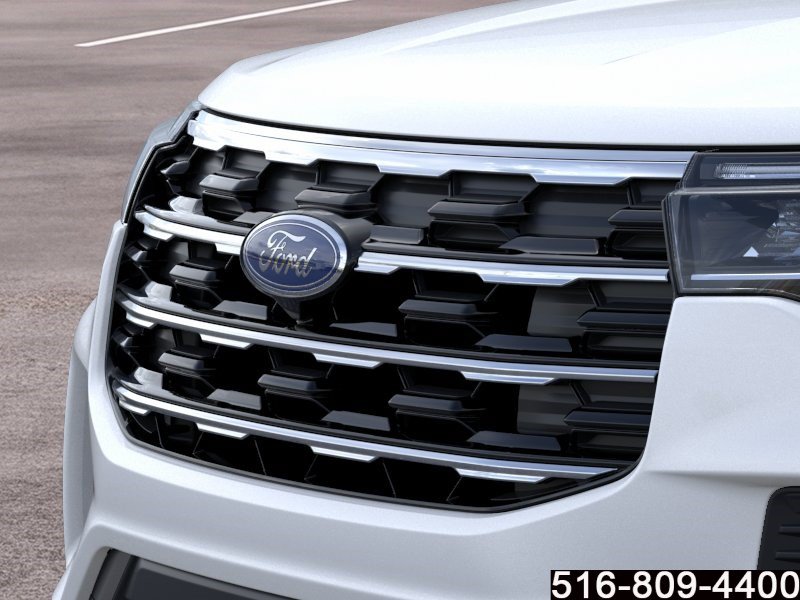 Used 2025 Ford Explorer Active AWD/4WD image 18