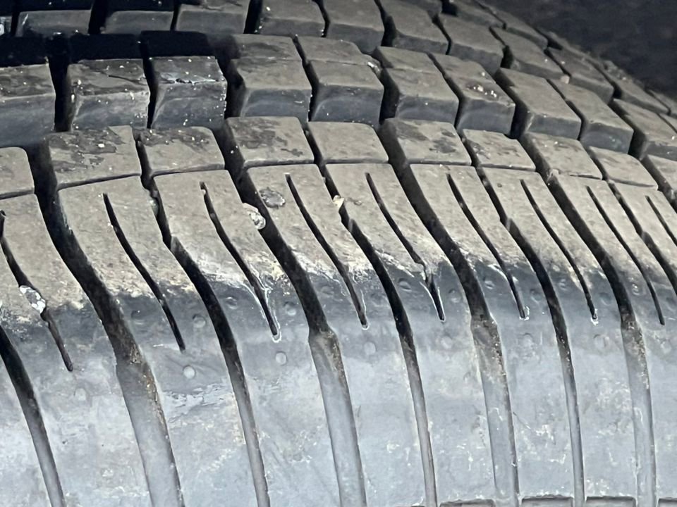 Used 2026 Chrysler Pacifica Select image 9