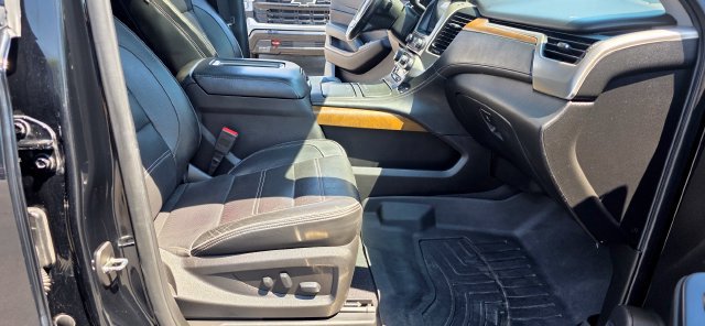 Used 2020 GMC Yukon Denali w/ Denali Premium Package AWD/4WD image 19