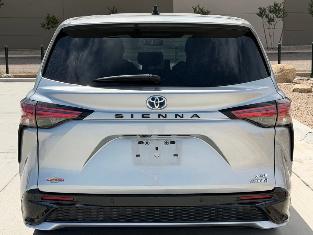 Used 2021 Toyota Sienna XSE FWD image 14