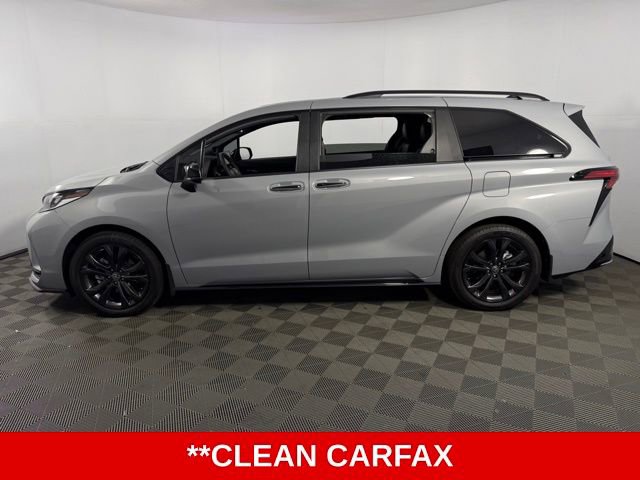 Used 2025 Toyota Sienna XSE w/ XSE Plus Package image 5