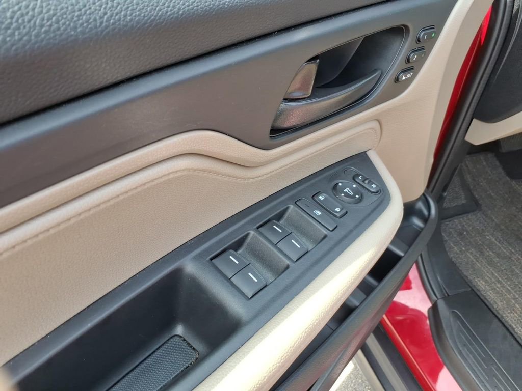 Used 2024 Honda Odyssey EX-L image 13