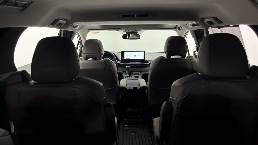 Certified 2026 Toyota Sienna XLE FWD image 44