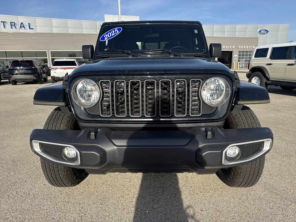 Used 2025 Jeep Gladiator Sport AWD/4WD image 9