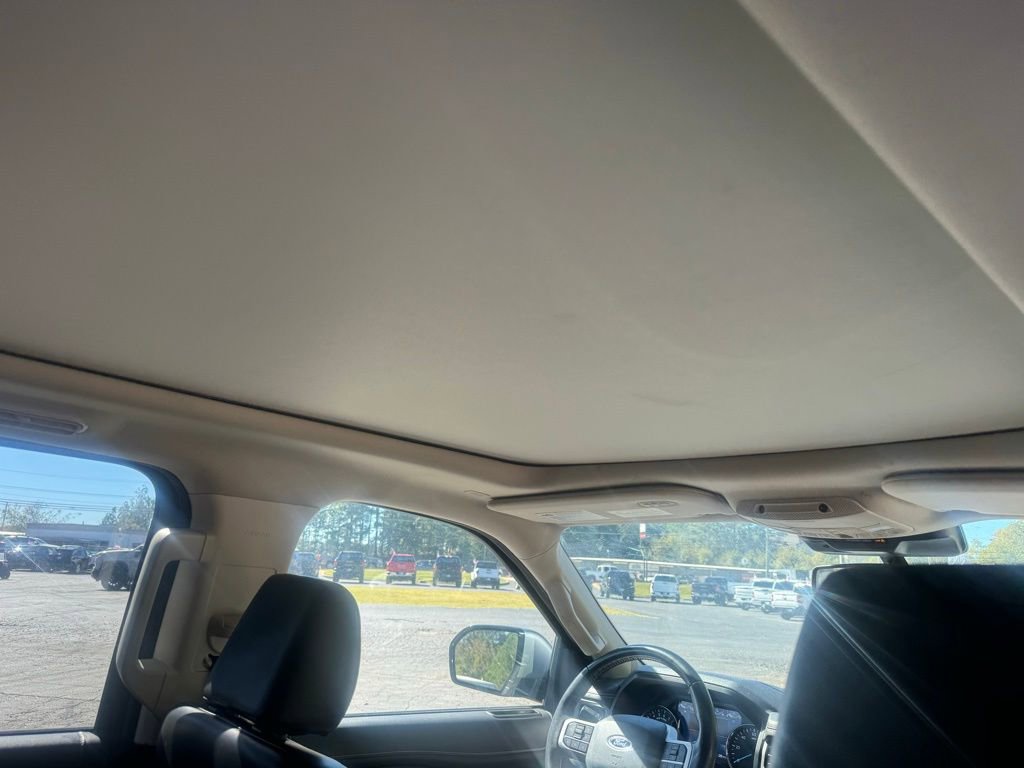 Used 2023 Ford Expedition XLT image 17