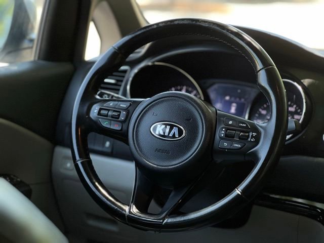 Used 2017 Kia Sedona LX w/ LX Essentials Premium Package FWD image 23