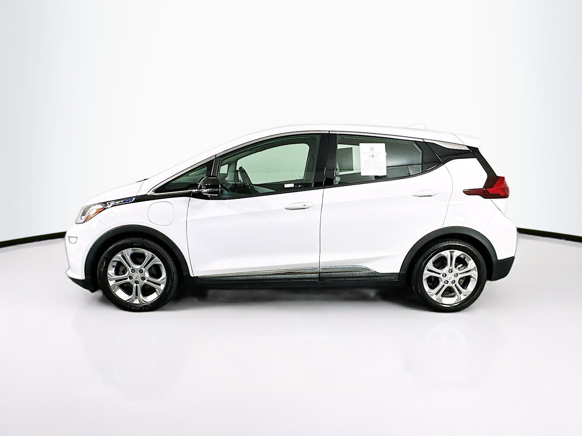 Used 2019 Chevrolet Bolt LT FWD image 4