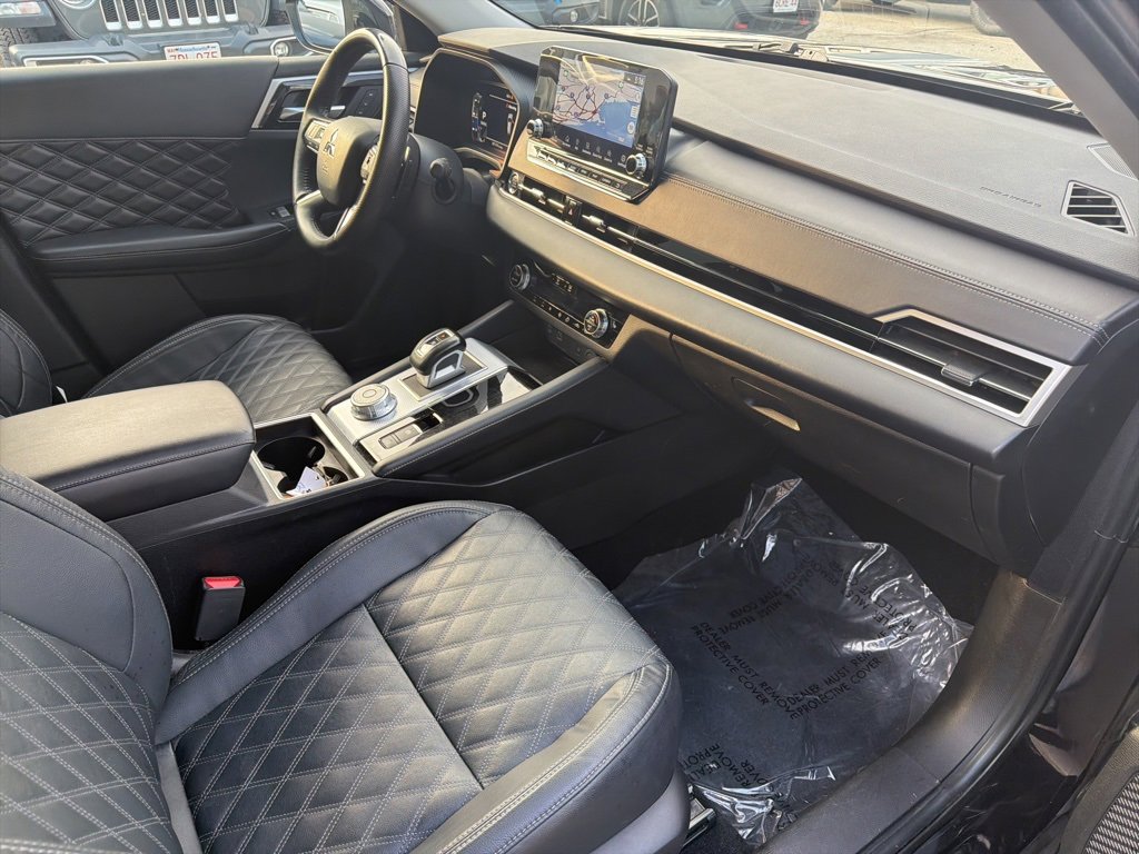 Used 2023 Mitsubishi Outlander SEL image 24