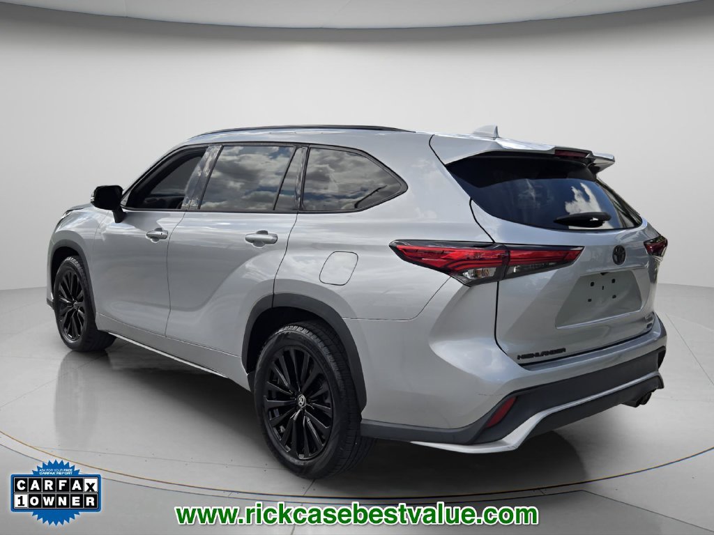 Used 2023 Toyota Highlander XSE FWD image 8